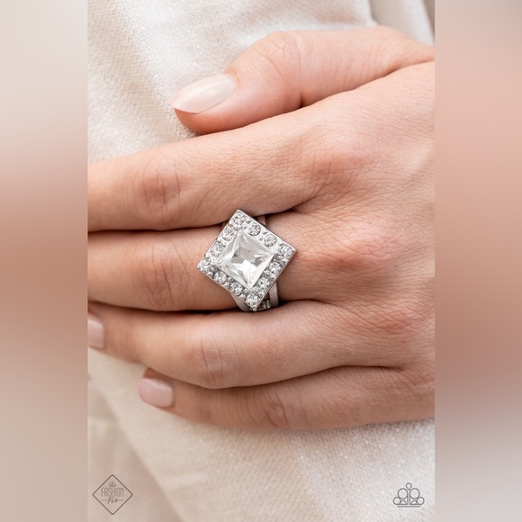 Fiercely 5th Avenue September Fashion Fix Set- Sold all together - Picture 5 of 5